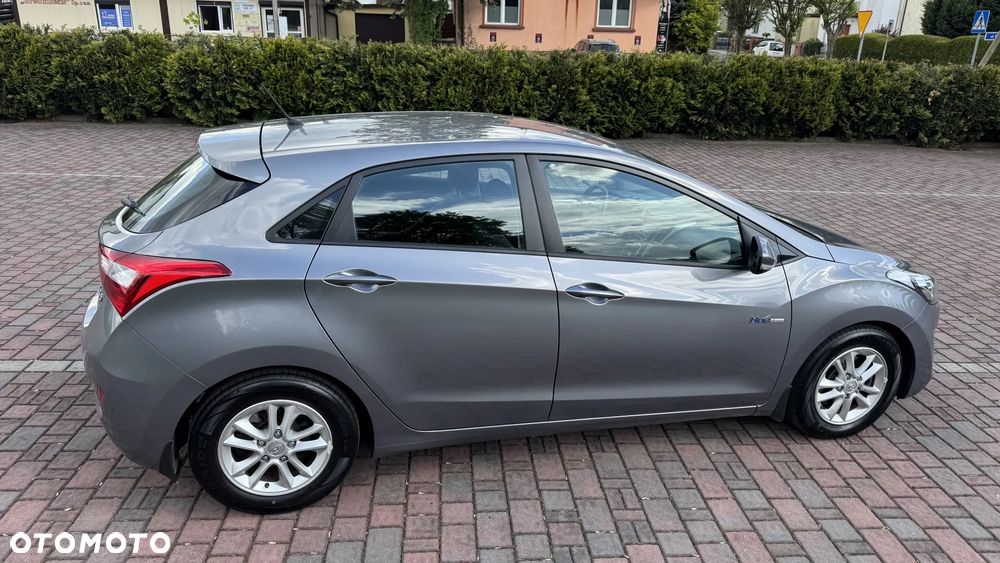 Hyundai i30 blue 1.6 GDI Passion - 15