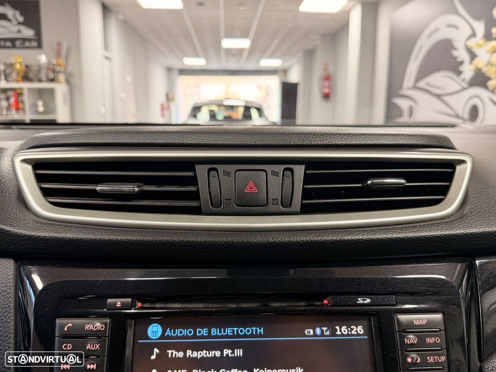 Nissan Qashqai 1.5 dCi N-Connecta 18 - 41