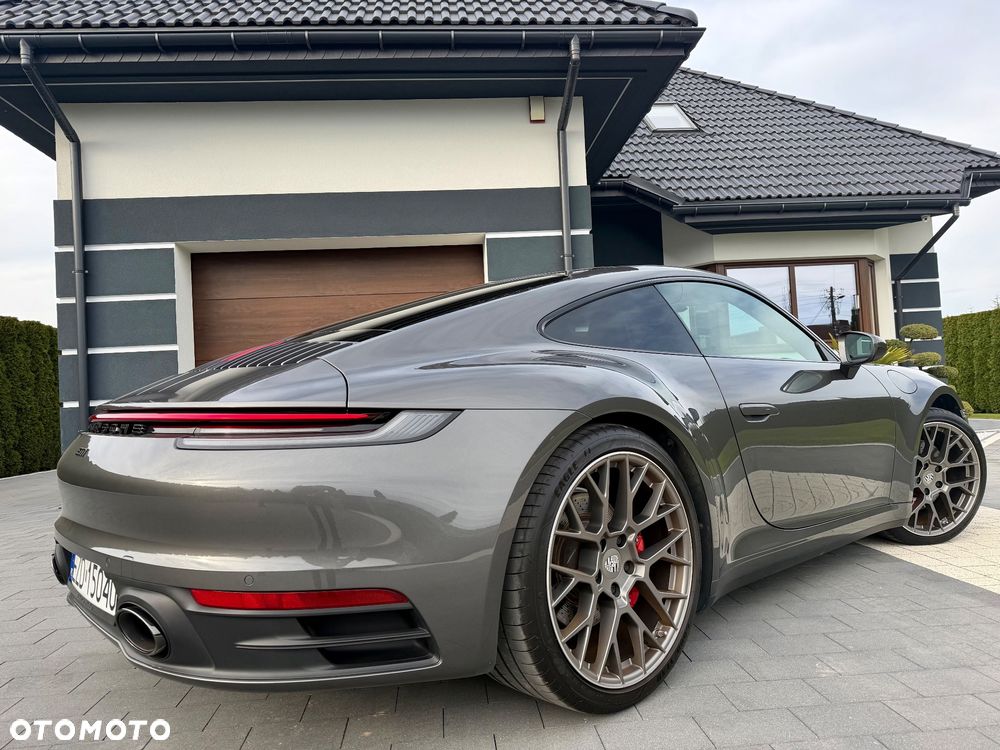 Porsche 911 Carrera 4S - 24