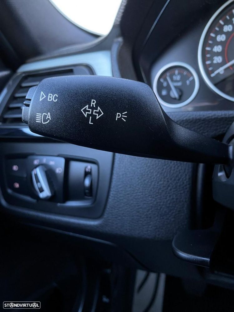 BMW 318 d Pack M - 15