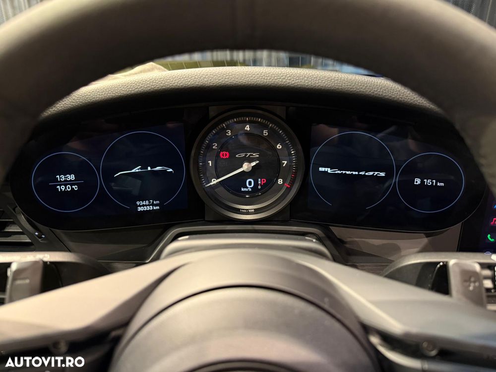 Porsche 911 Carrera 4 GTS PDK - 35