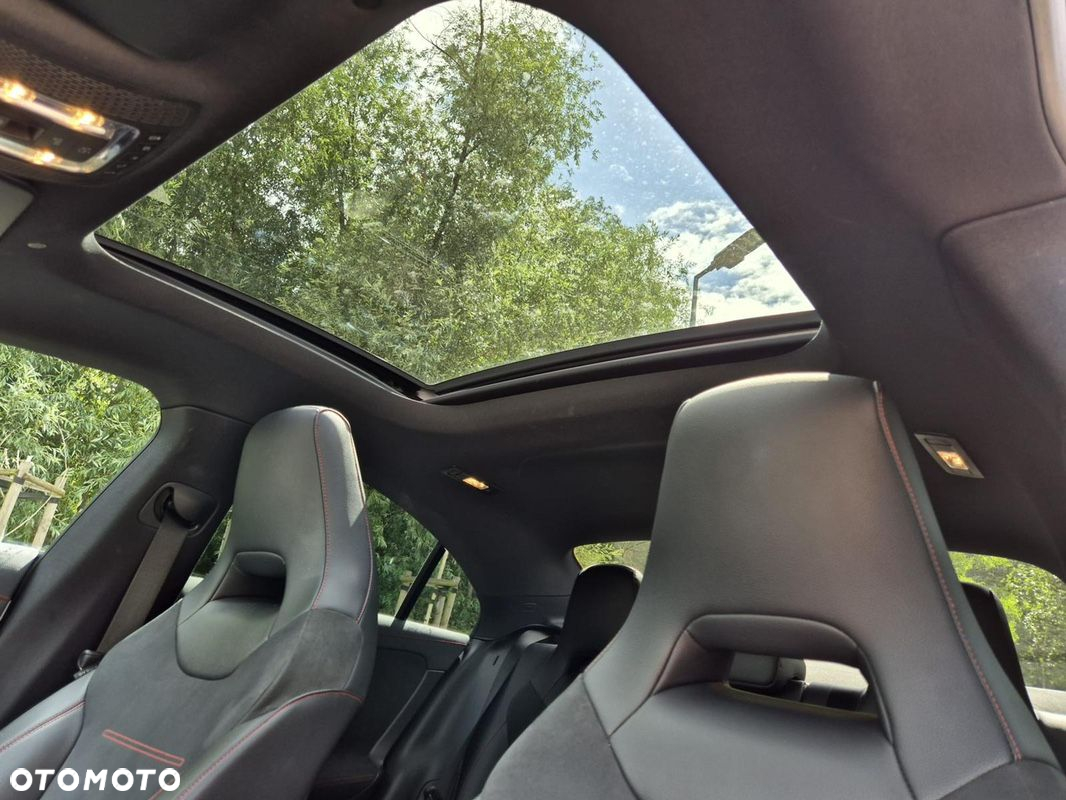 Mercedes-Benz CLA 250 4-Matic 7G-DCT - 33