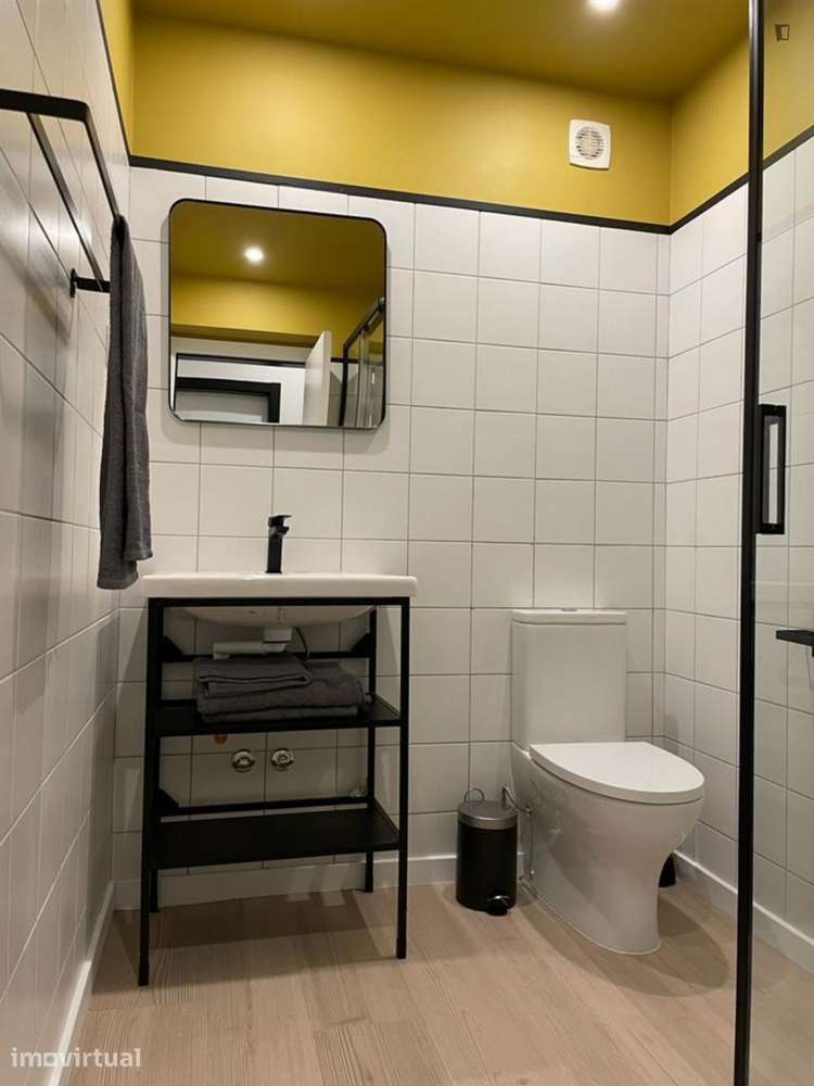 Quarto - localizado em Setubal - Grande imagem: 2/13