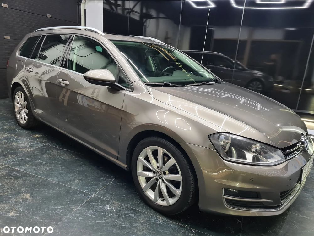Volkswagen Golf - 1