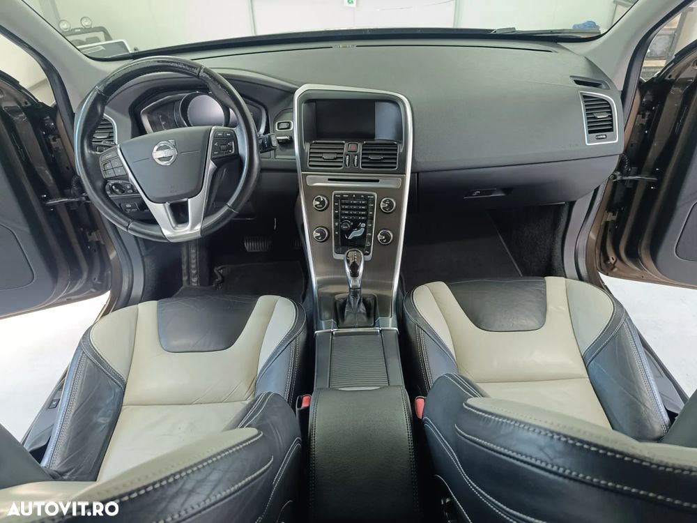 Volvo XC 60 D5 AWD Kinetic - 5