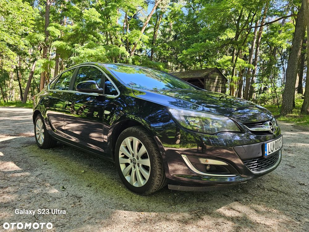 Opel Astra 1.7 CDTI Executive - 1