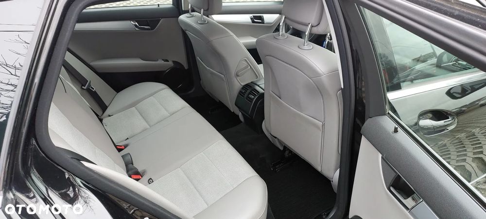 Mercedes-Benz Klasa C - 39