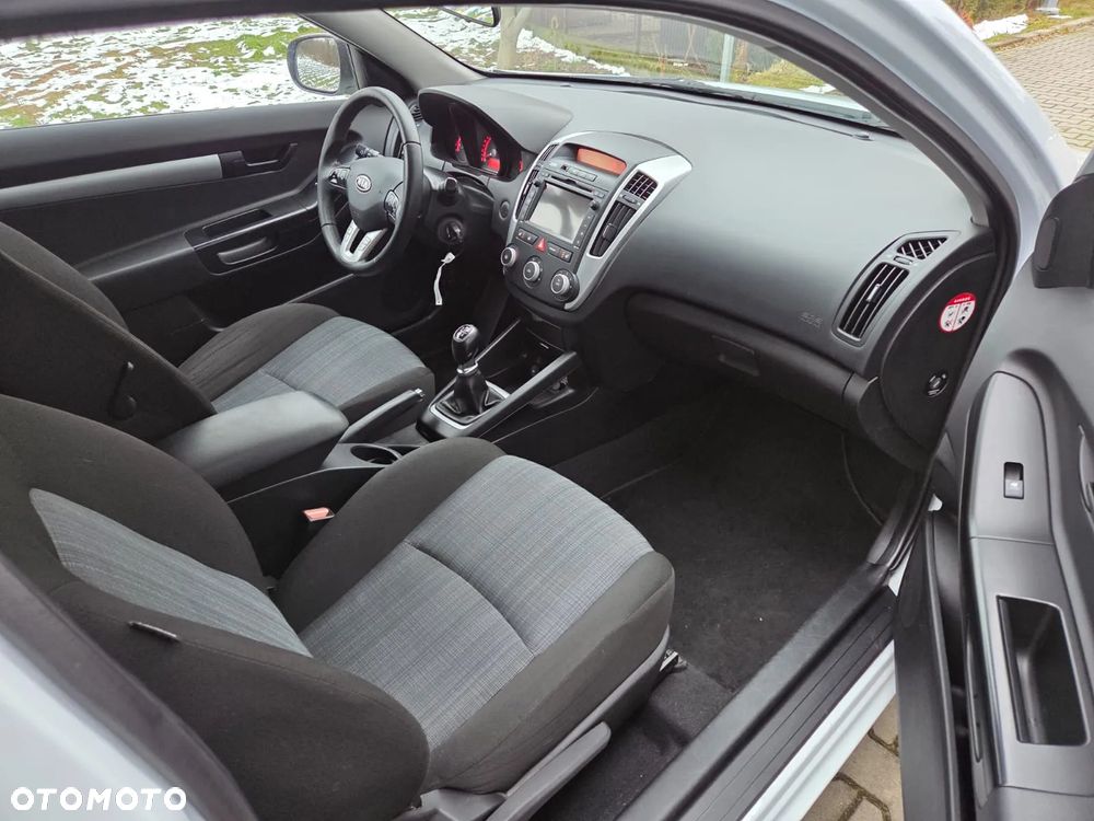 Kia ProCeed 1.4 CVVT Dream-Team Edition - 17