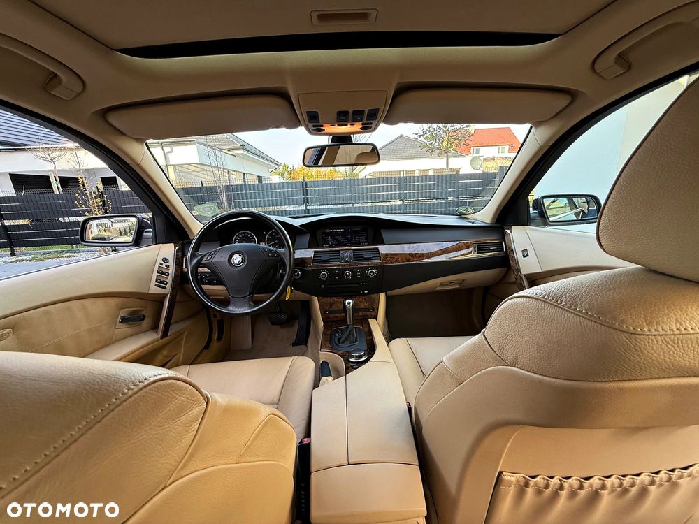 BMW Seria 5 525xi - 2