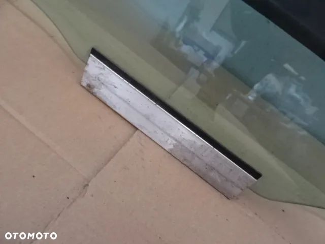 SZYBA DRZWI LEWY TYŁ OPEL ZAFIRA B NR1002 - 5