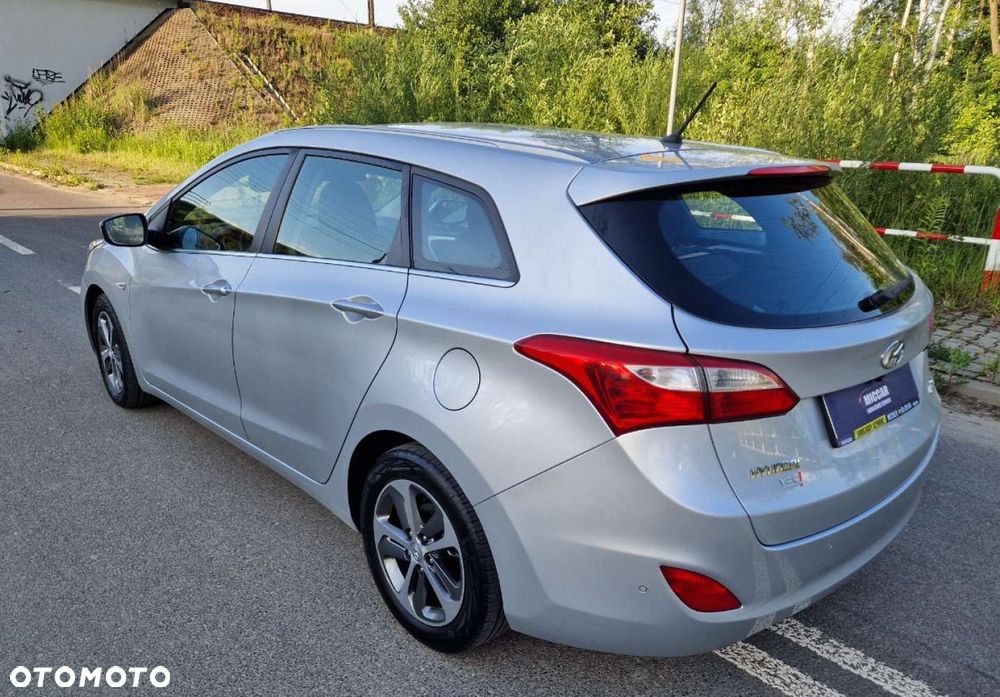 Hyundai i30 blue Kombi 1.6 GDi YES Silver - 5