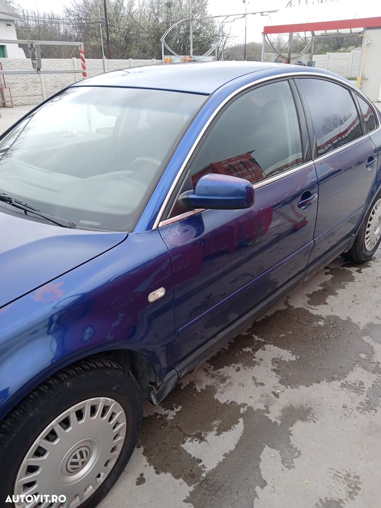 Volkswagen Passat 1.8 Comfortline - 2