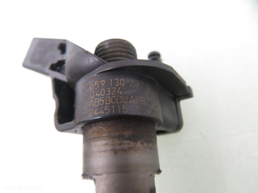 WTRYSKIWACZ AUDI A6 C6 3.0 TDI 059130277Q 0445115004 - 2