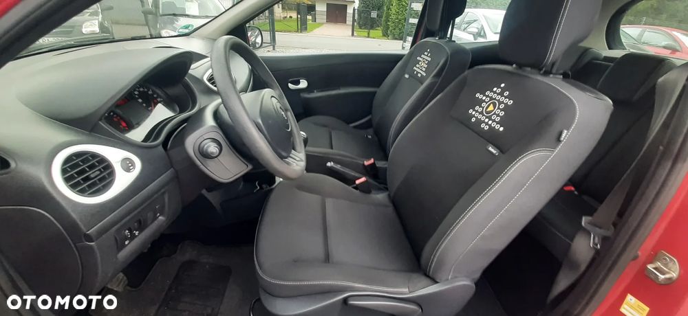 Renault Clio - 28