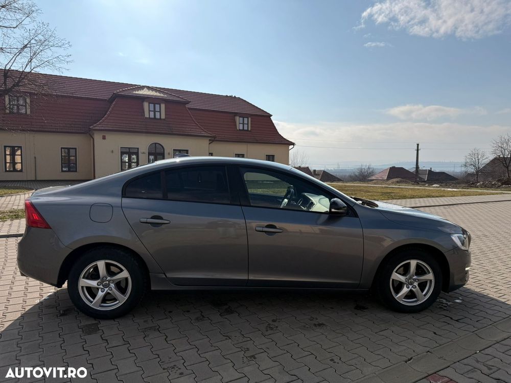 Volvo S60 D2 Momentum - 14
