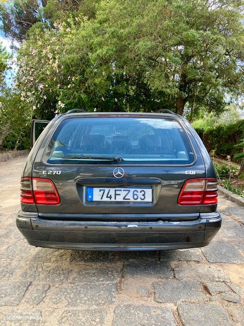 Mercedes-Benz E 270 - 1
