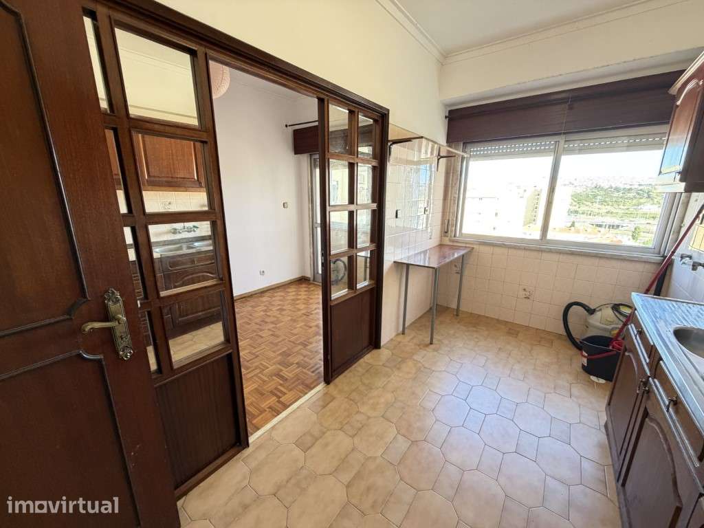Apartamento T1+1 com 2 Varandas e Despensa Alfornelos - Grande imagem: 4/15