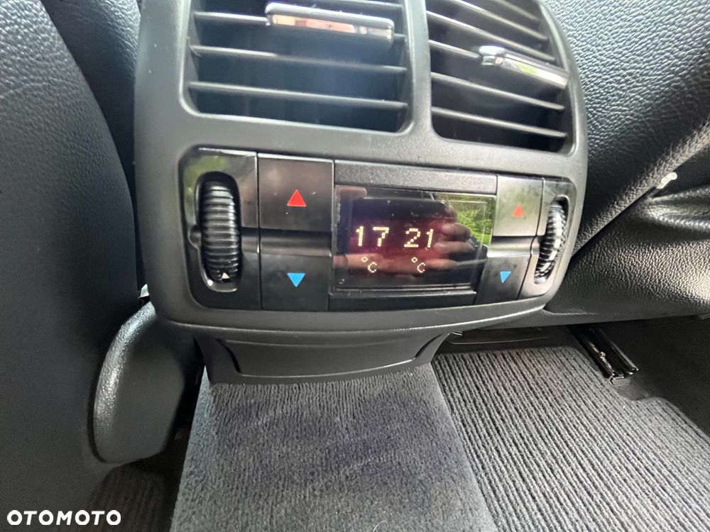 Mercedes-Benz Klasa E 320 CDI T Avantgarde - 10