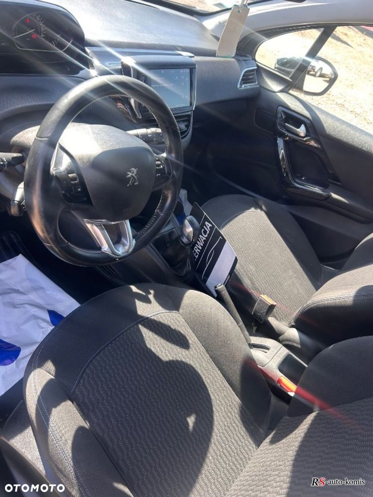 Peugeot 208 - 27