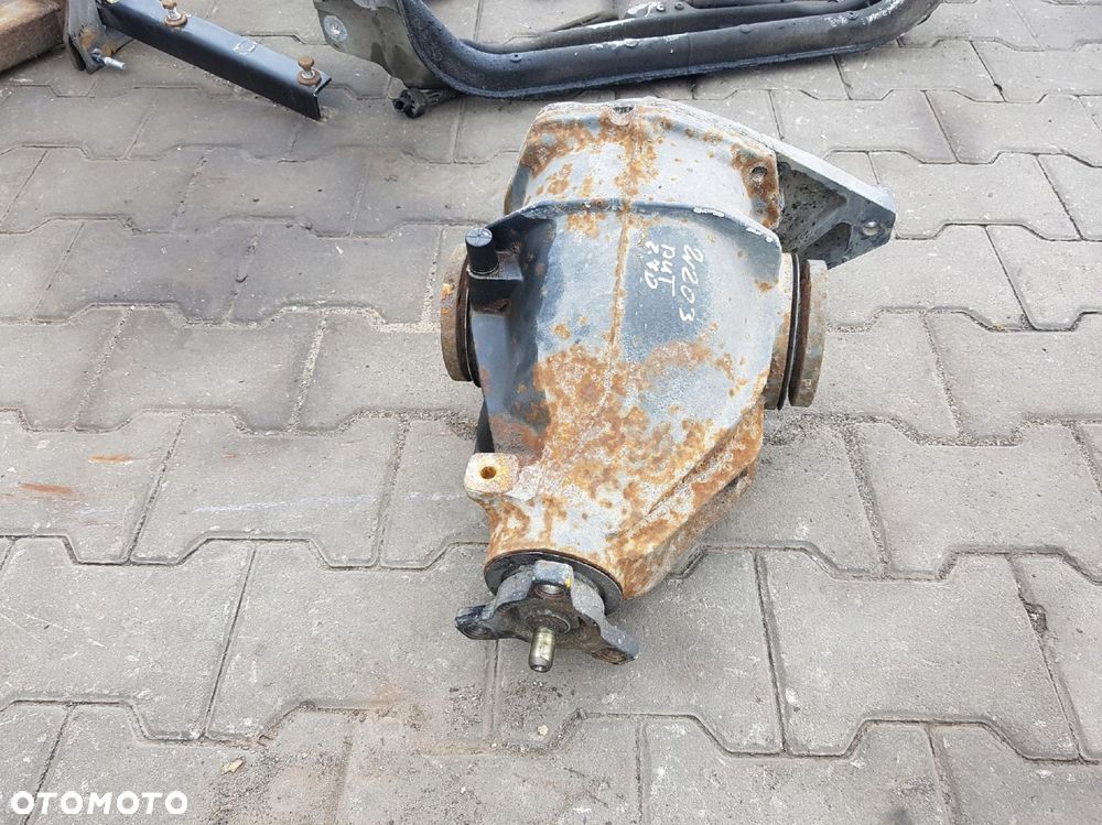 MERCEDES C KLASA W203 00-04r 2.7 CDI DYFER MOST TYŁ - 2