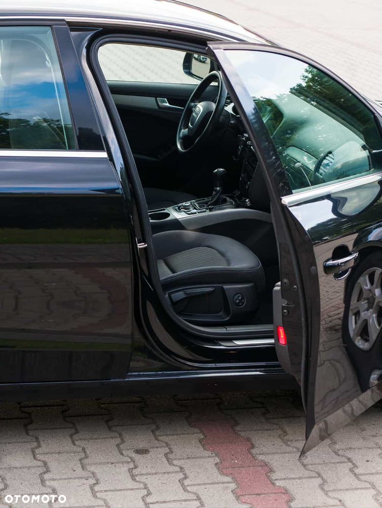 Audi A4 Limousine - 4