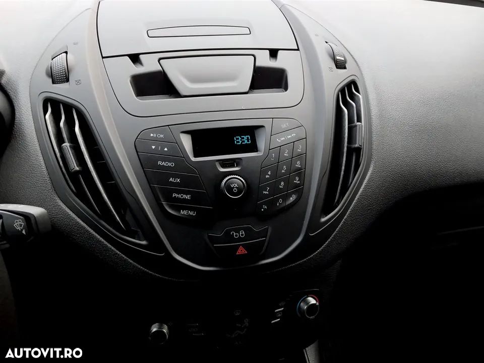 Ford Tourneo Courier 1.5 TDCi City - 13