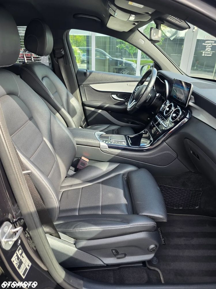 Mercedes-Benz GLC 200 4Matic 9G-TRONIC AMG Line - 24