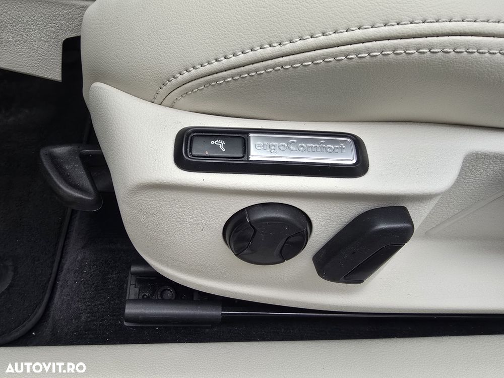 Volkswagen Passat 2.0 TDI SCR 4Motion DSG Elegance - 37