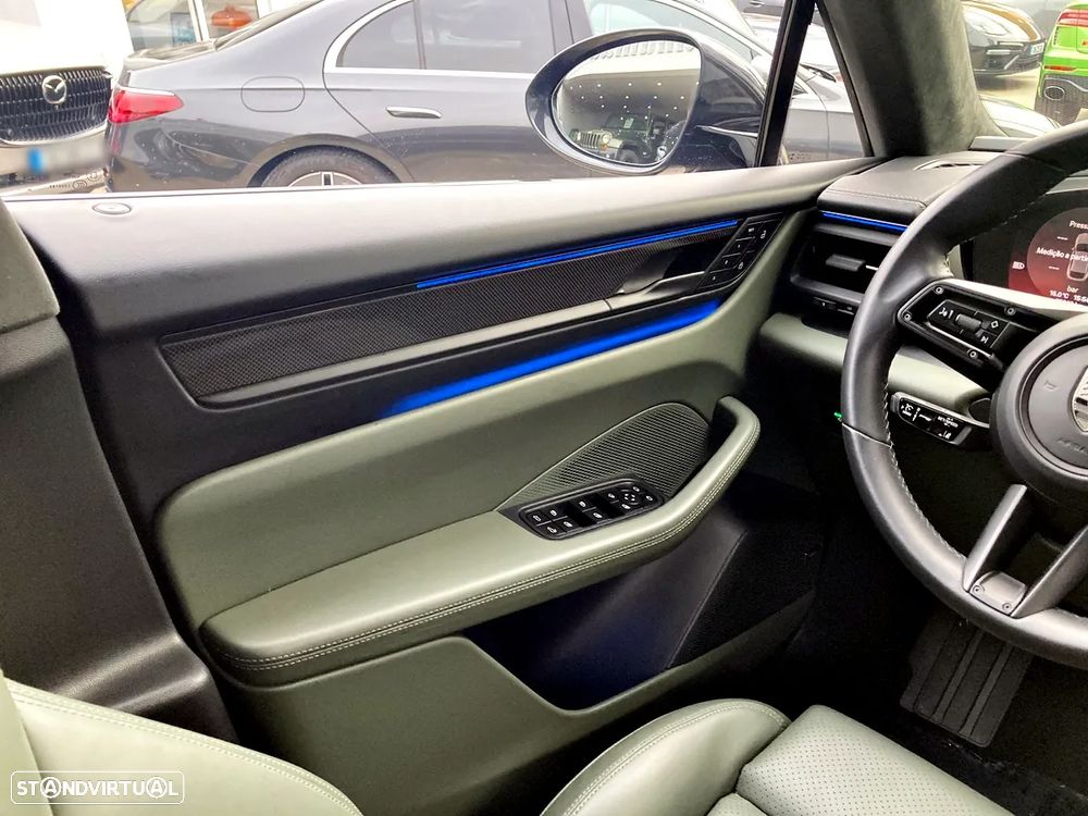 Porsche Macan Electric Turbo - 13