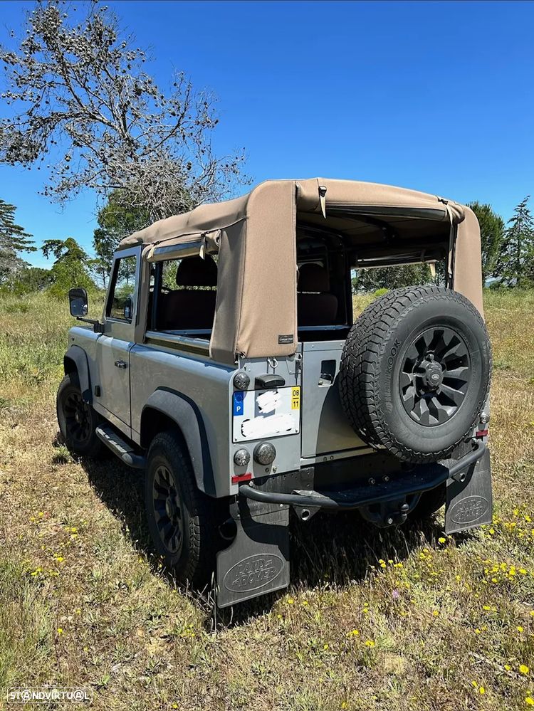 Land Rover Defender 90 2.4 CRD S - 11