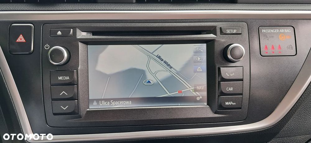 Toyota Auris 1.6 Premium Start - 34