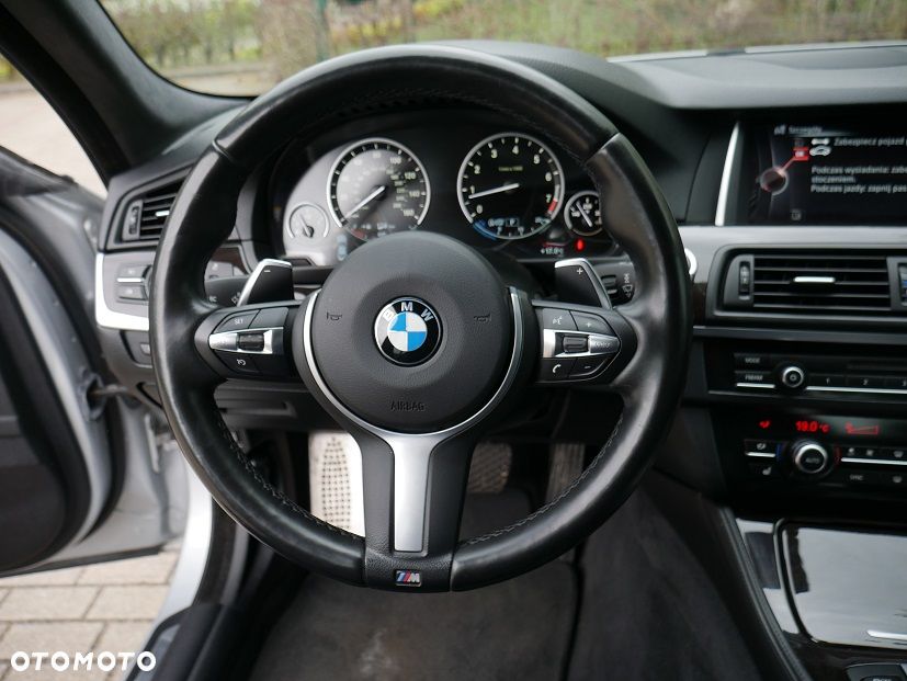 BMW Seria 5 528i xDrive Sport-Aut Luxury Line - 15