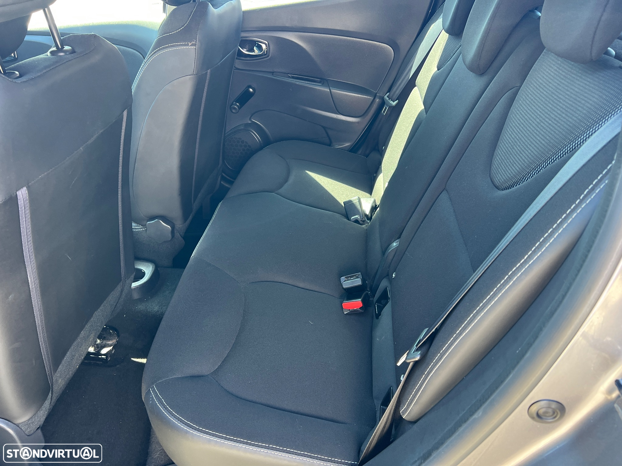 Renault Clio 1.5 dCi Dynamique S - 36
