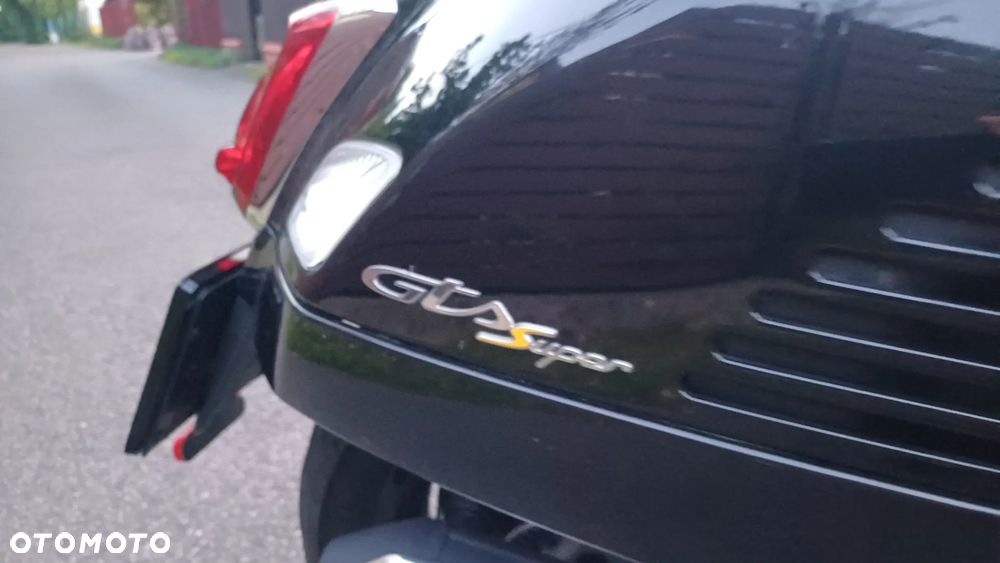 Vespa GTS - 11