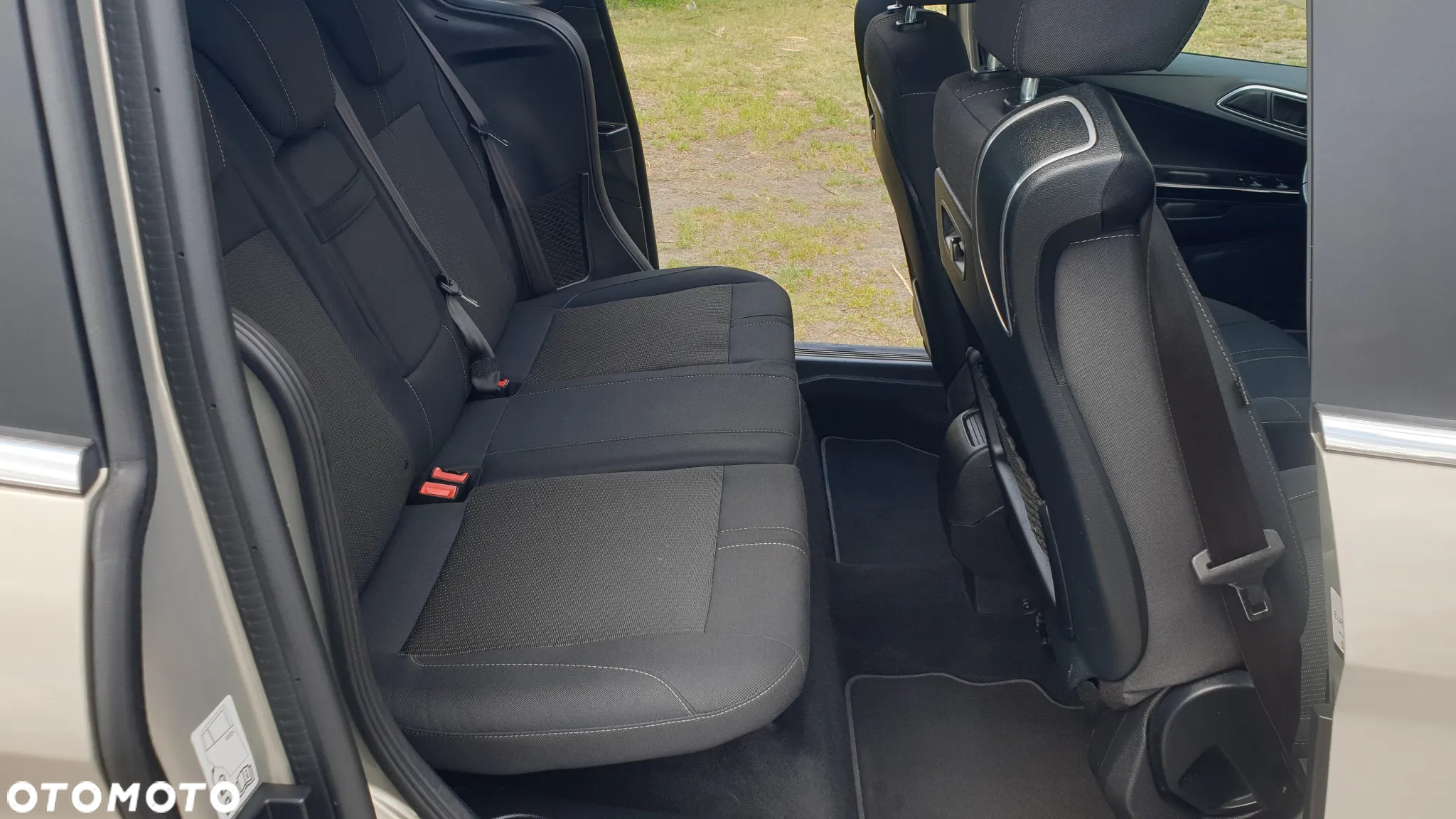 Ford B-MAX - 11