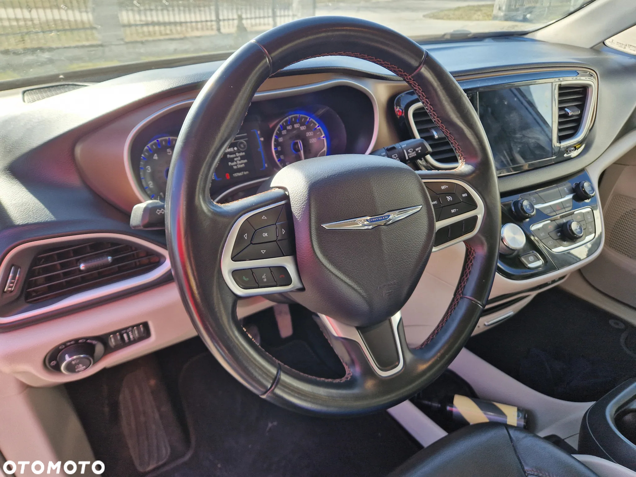Chrysler Pacifica - 5