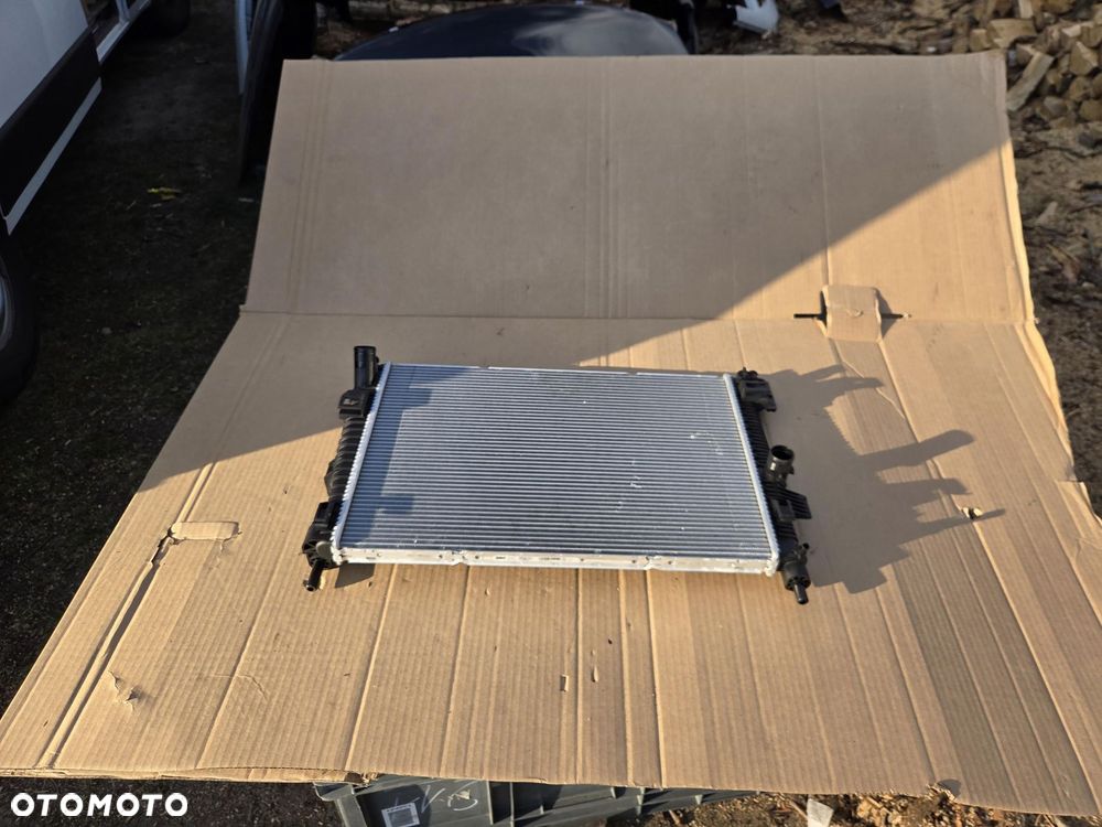 Chłodnica wody Ford C-Max II 1.6 TDCi 8V61-8005-CA 1684912 - 1