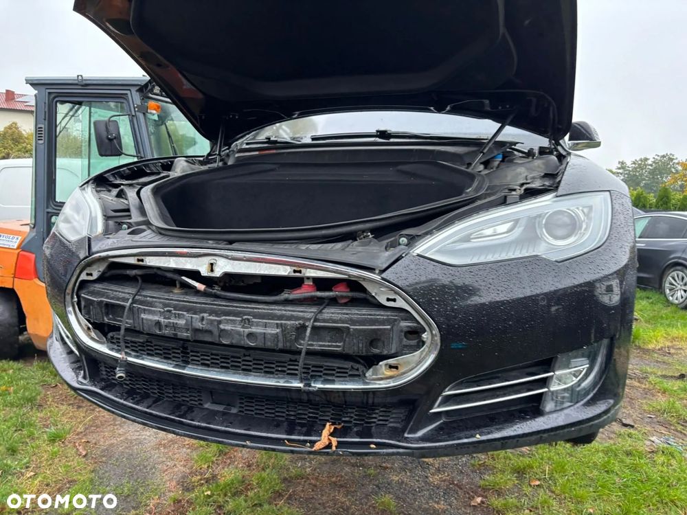 ZDERZAK PRZEDNI TESLA S