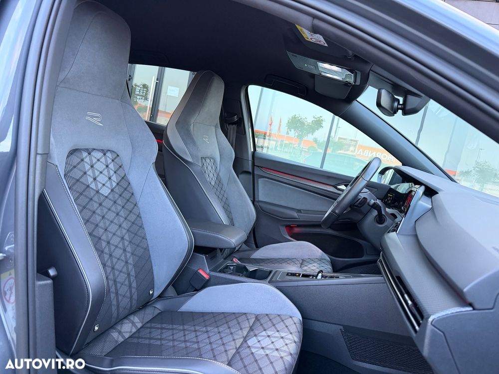 Volkswagen Golf 1.5 eTSI MHEV 150CP DSG R-Line - 19