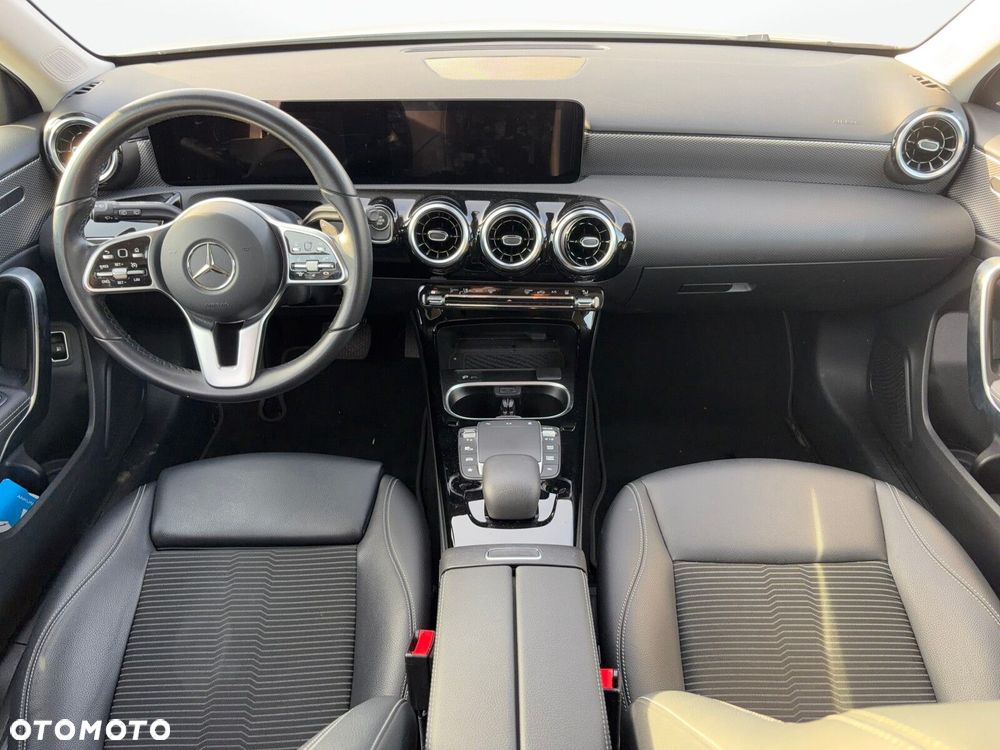 Mercedes-Benz Klasa A 250 E Progressive 8G-DCT - 11