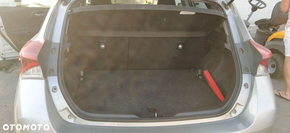 Toyota Auris 1.6 Selection - 15