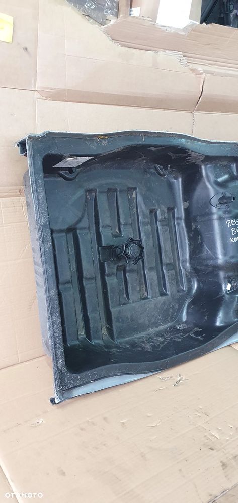 Wanna wnęka bagażnika VW Passat B6 3C0813114D - 2