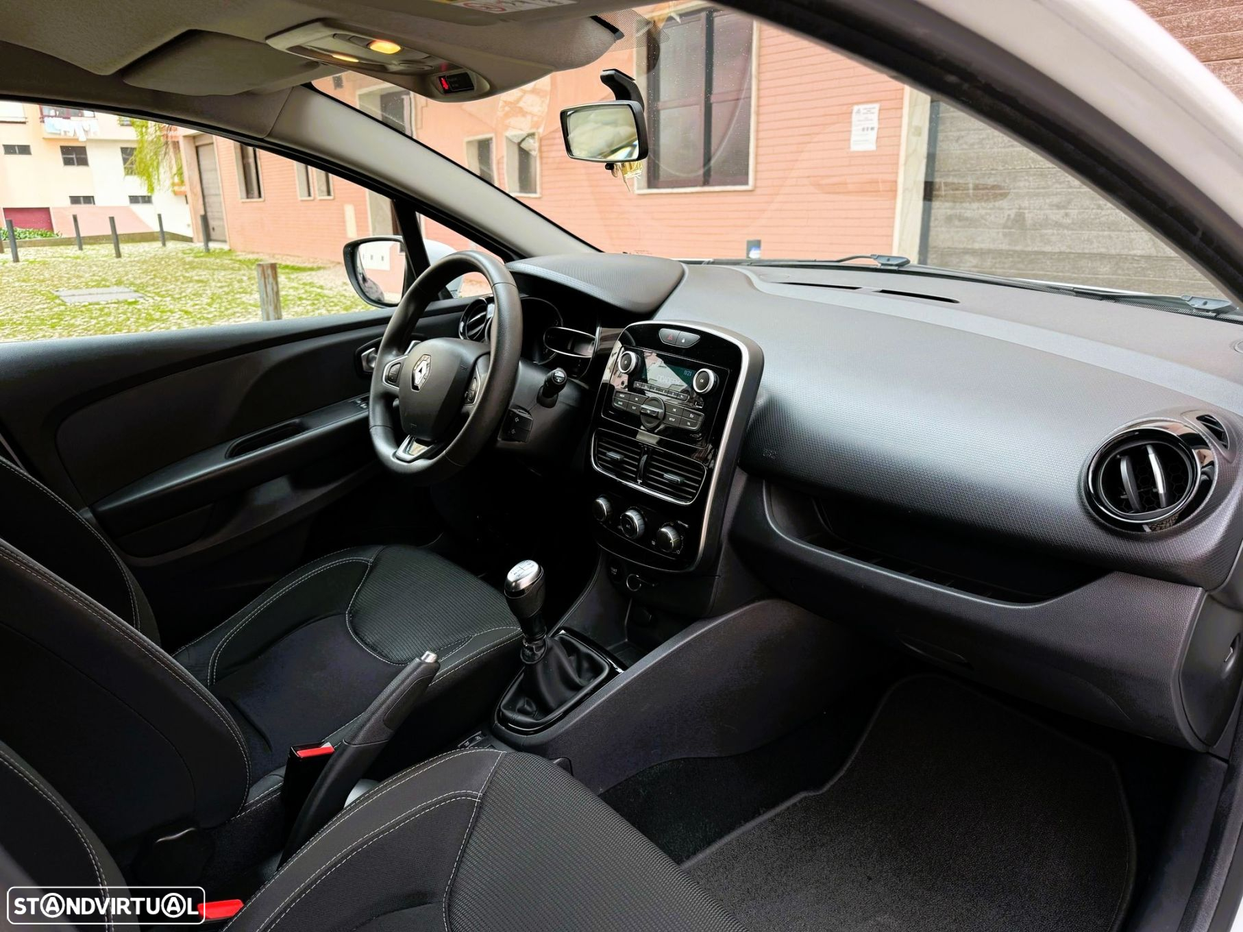 Renault Clio 1.5 dCi Zen - 12