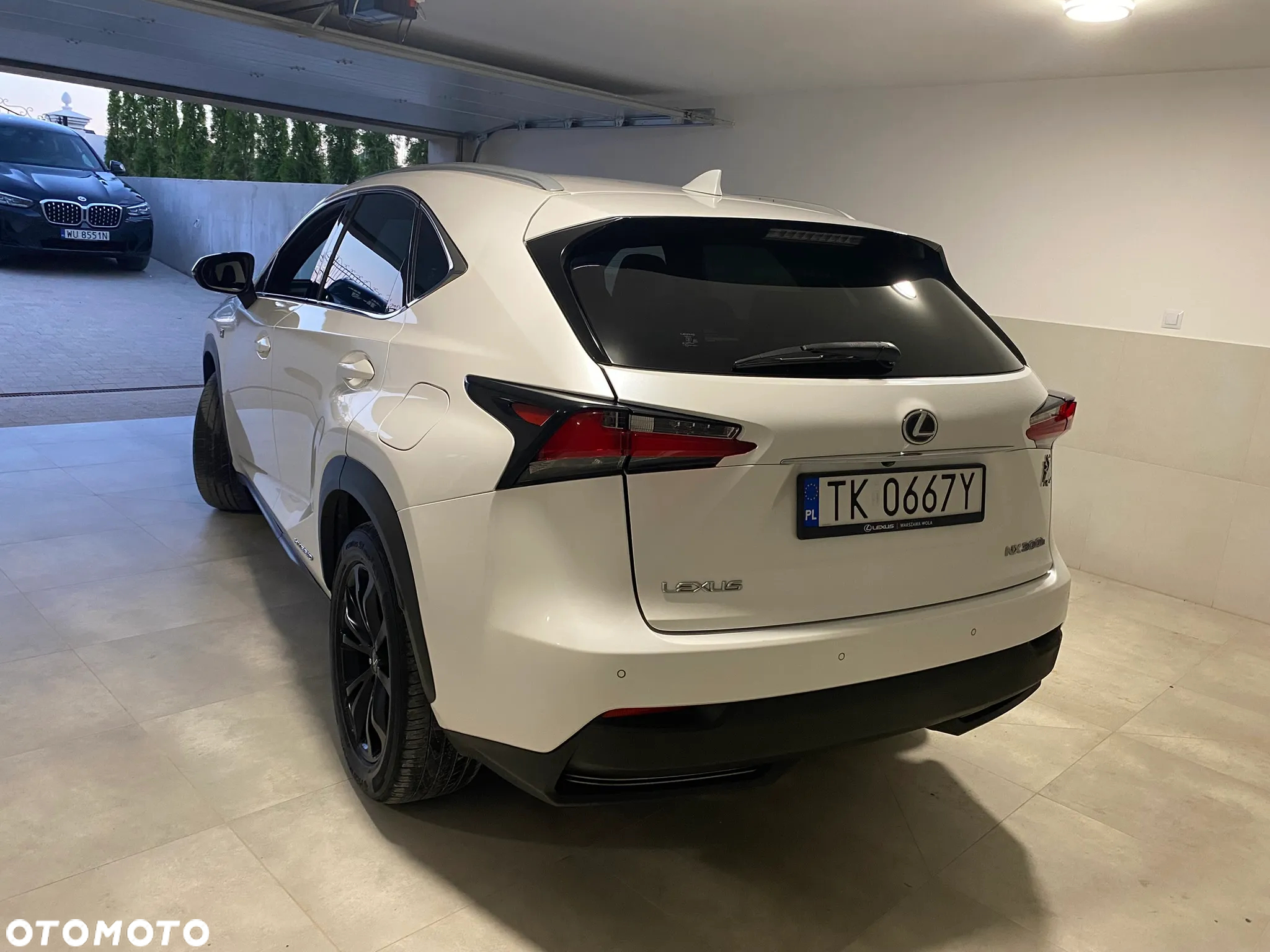 Lexus NX 300h - 26