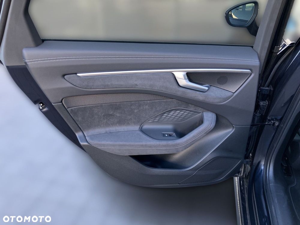 Audi A6 Avant - 32