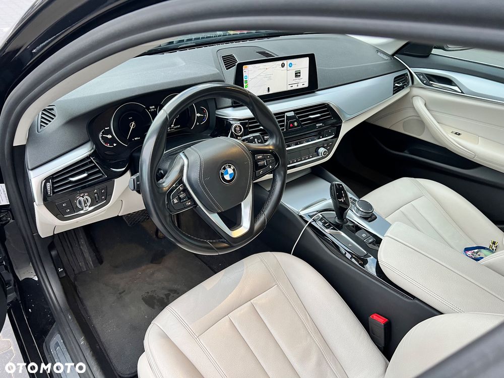 BMW Seria 5 520d xDrive - 10