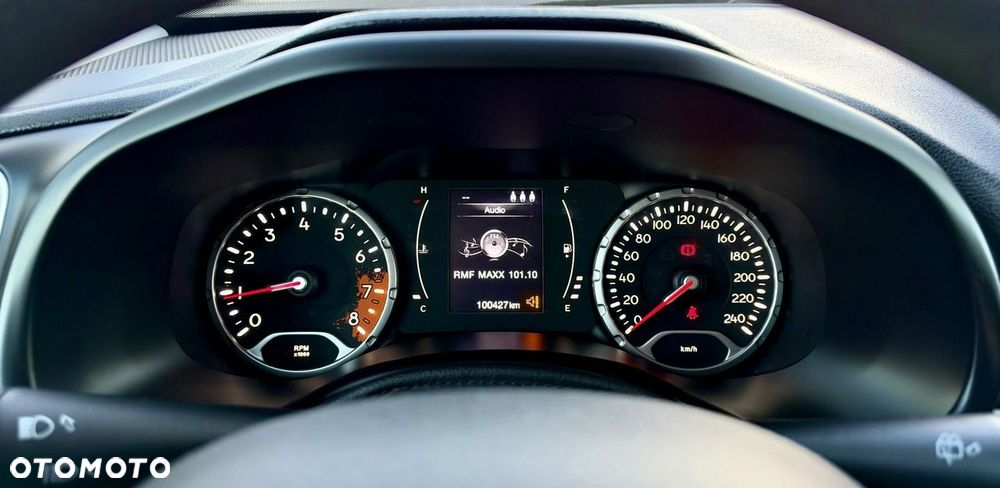 Jeep Renegade 1.6 E-TorQ Sport - 29