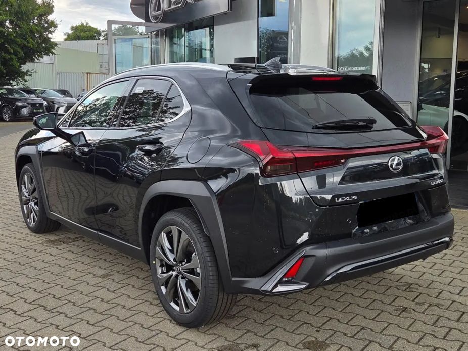 Lexus UX 300h F Sport Design - 5