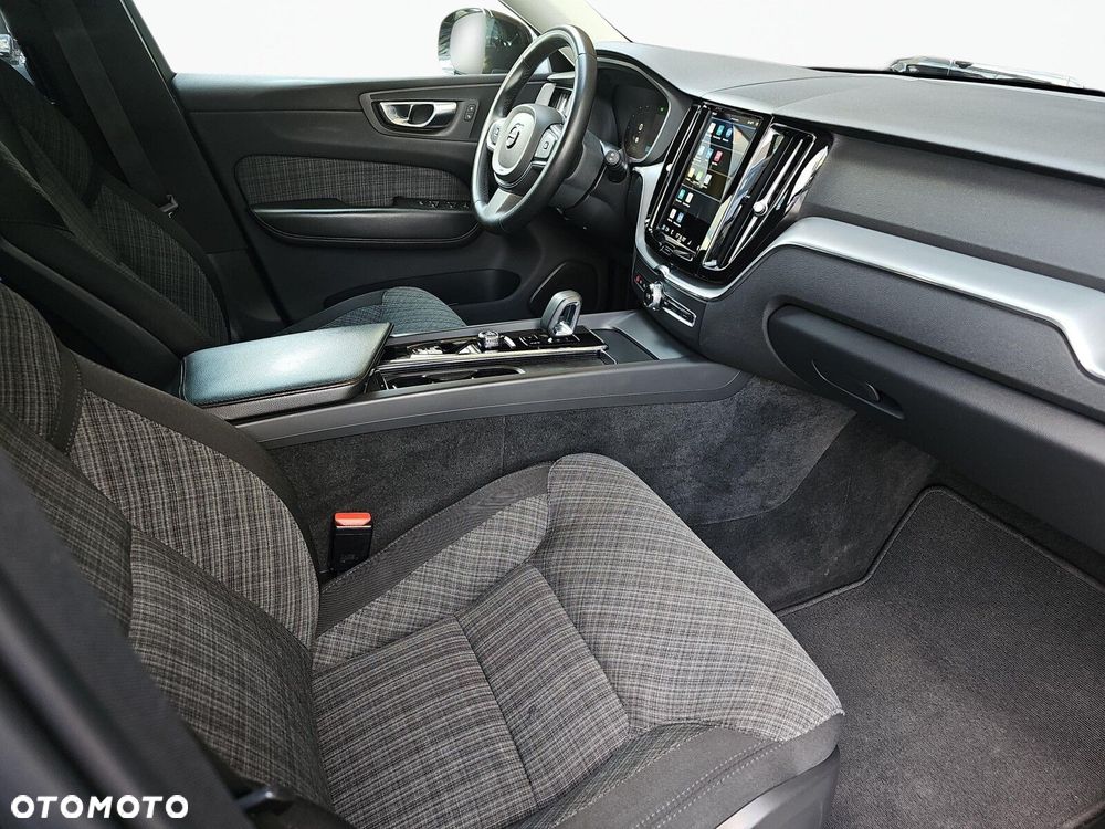 Volvo XC 60 B4 B R-Design - 34