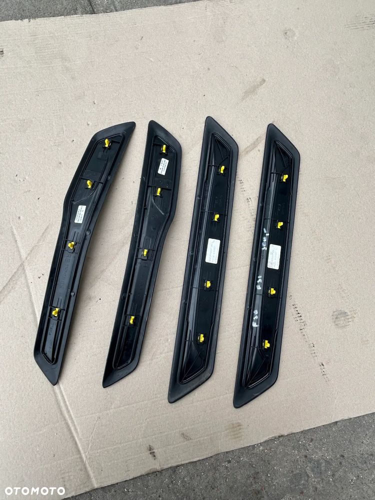 BMW F30 F31 LISTWA PROGOWA KOMPLET 8054234 8054233 - 2